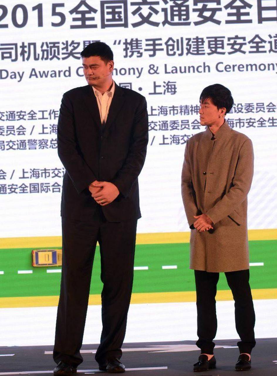 独家:刘翔携手姚迪战意甲(姚明隔扣奥尼尔) 独家:刘翔携手姚迪战意甲(姚明隔扣奥尼尔)